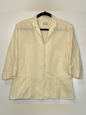 Vintage Foxcroft Women’s Cream Button Down 3/4 Sleeves Shirt